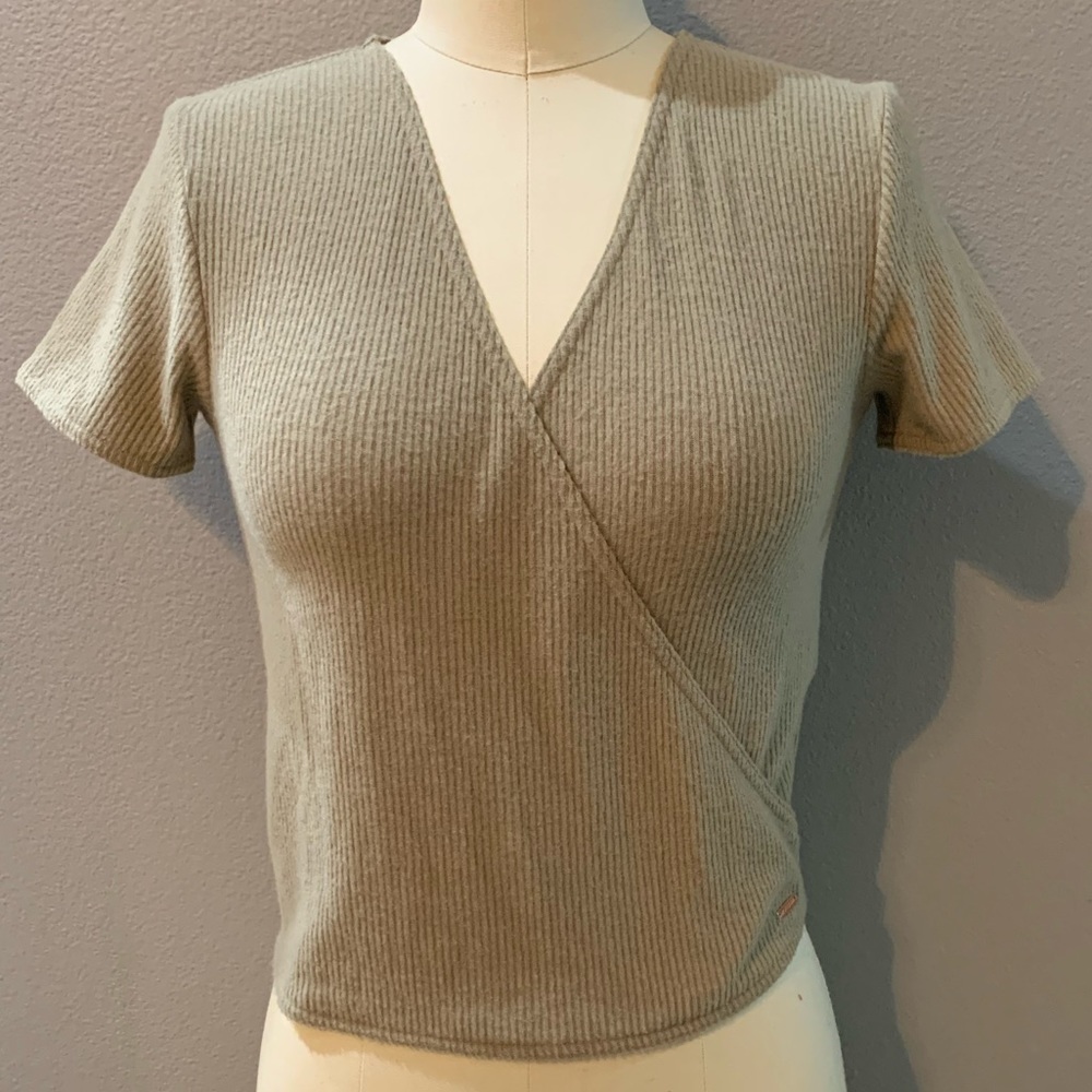 ⚡️SOLD⚡️VOLCOM | V-Neck Top